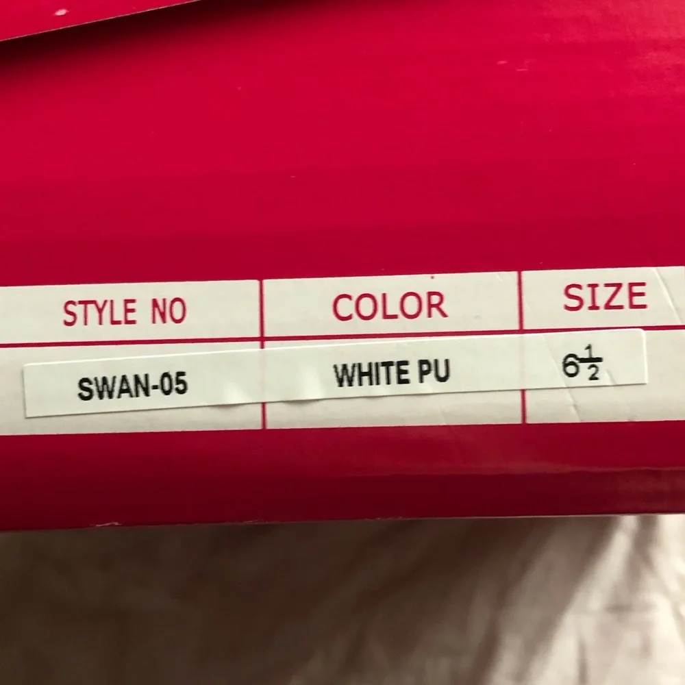 NWT Dream Paris White Classy Heels - Picture 10 of 11